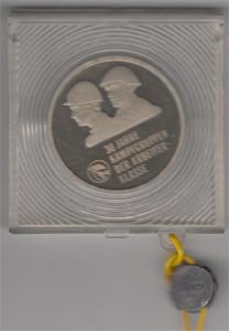 DDR 1983 10 Mark Gedenkmünze Kampfgruppen PP verplombt