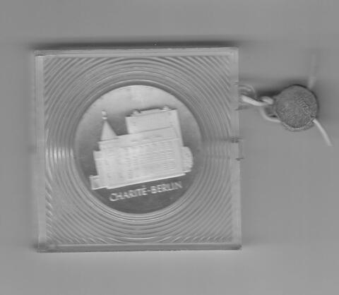 DDR 10 Mark Charite Berlin PP 1986